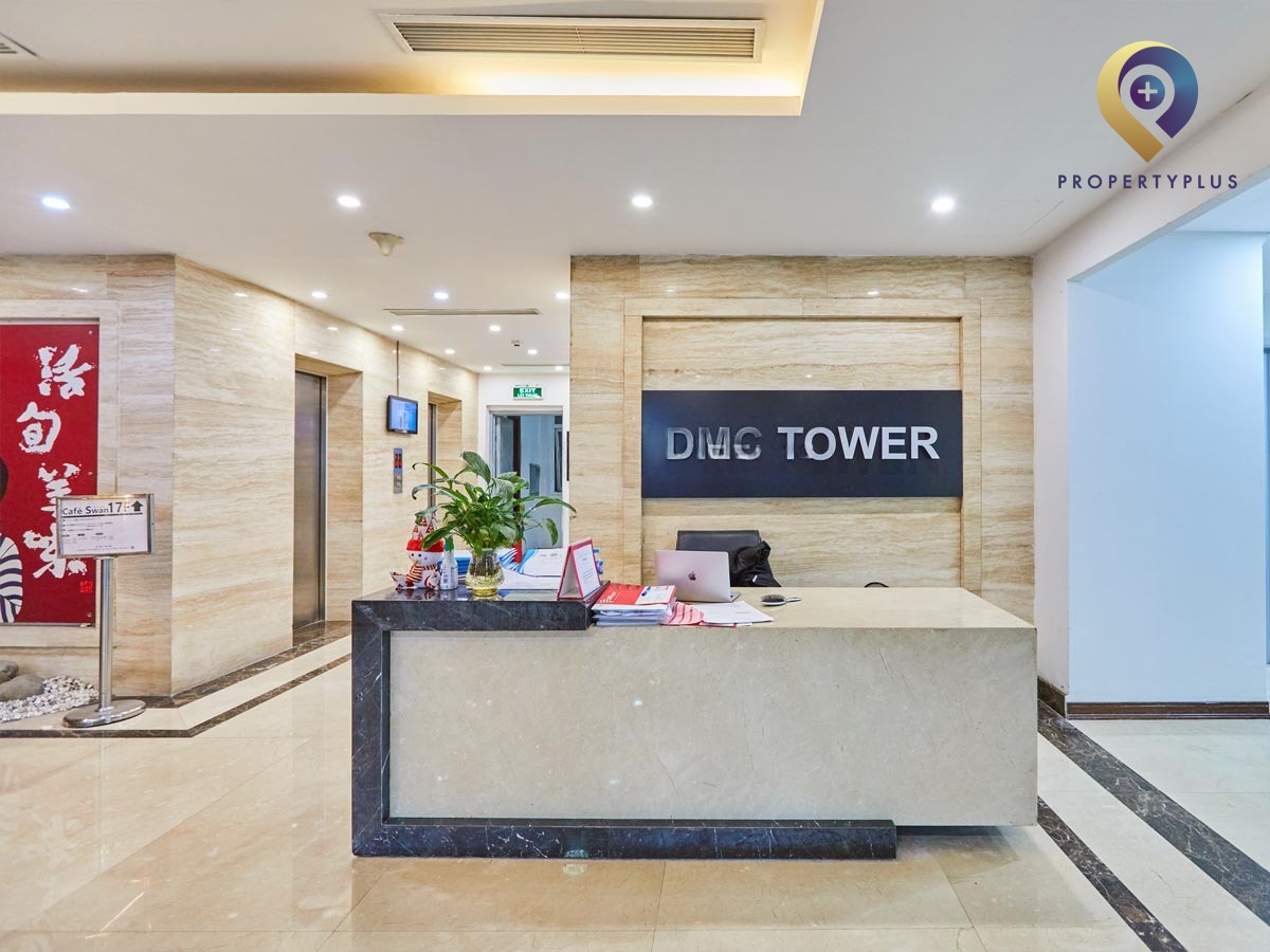 Quầy lễ tân sang trọng tại tòa nhà DMC Tower